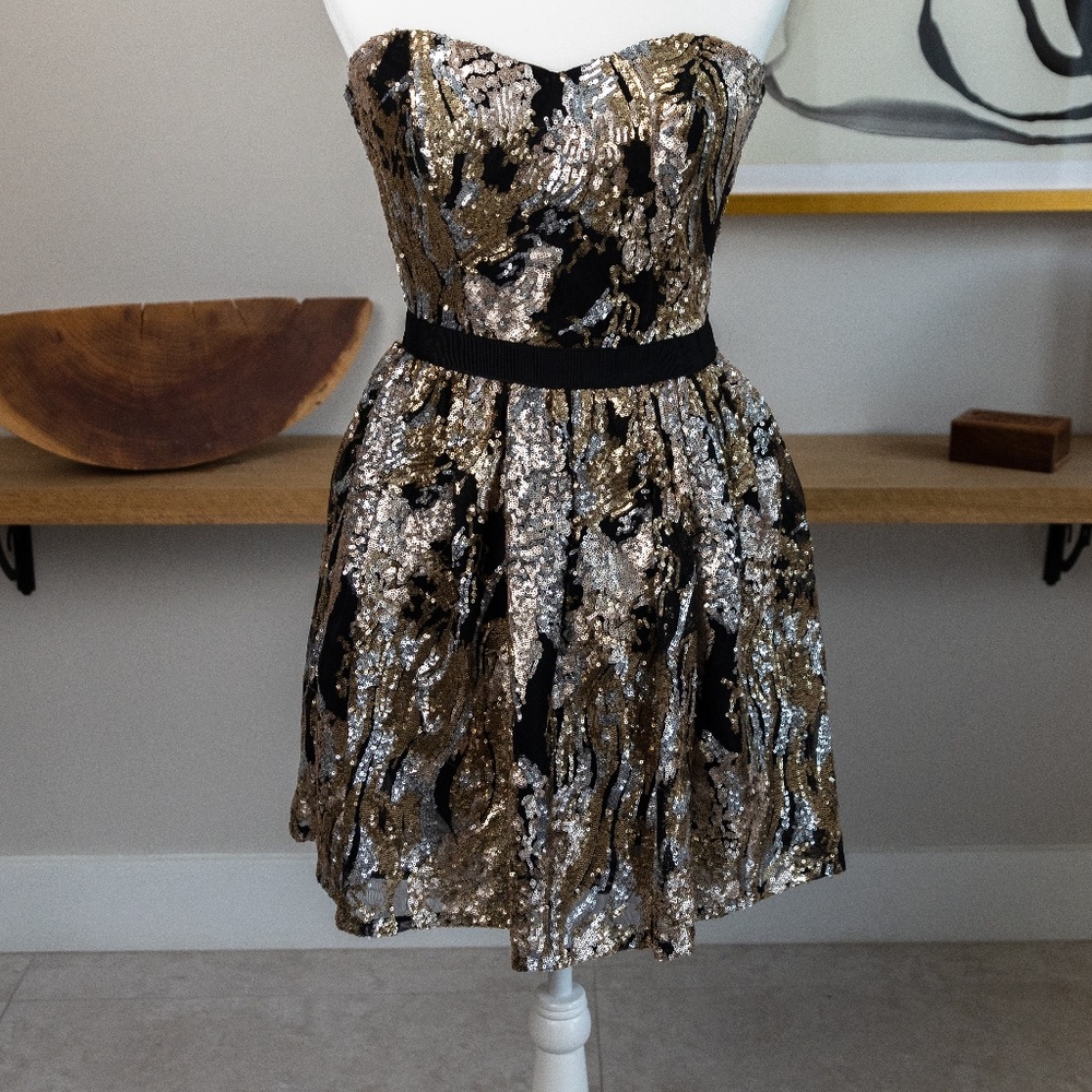 Guess Sequin Swirl Party Dress. Size 0.